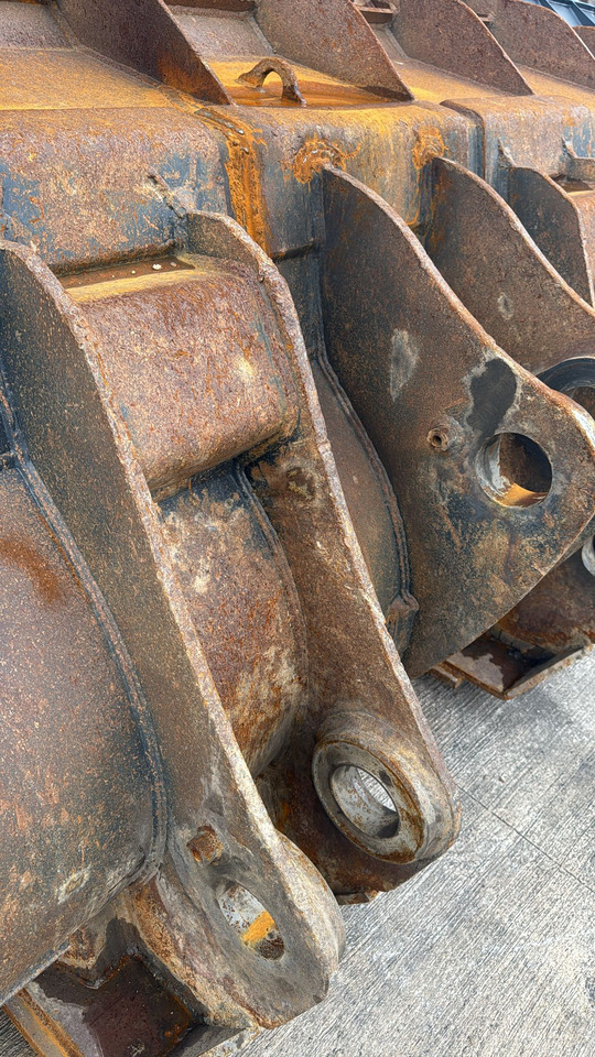 KOMATSU WA500 Loading Bucket - Godet pour chargeur: photos 4 KOMATSU WA500 Loading Bucket - Godet pour chargeur: photos 4