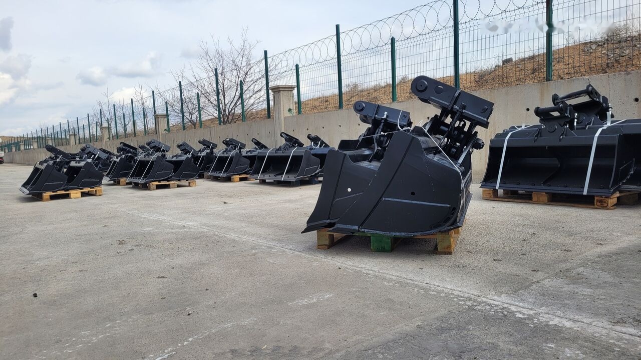Takeuchi Digging/Grading Bucket Manufacturing - Godet pour pelle: photos 2 Takeuchi Digging/Grading Bucket Manufacturing - Godet pour pelle: photos 2
