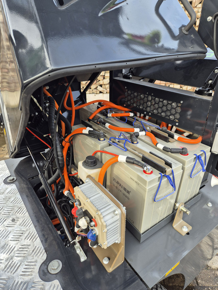 Chargeuse sur pneus WCM-606: photos 12