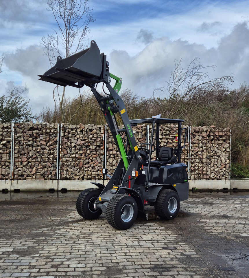 Chargeuse sur pneus WCM-606: photos 6