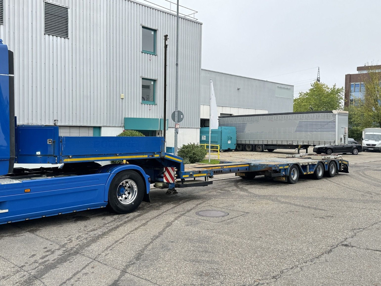 Doll S3L Tele-Tieflader+3,3m Radmulden Lift Lenkachse - Semi-remorque surbaissé: photos 1 Doll S3L Tele-Tieflader+3,3m Radmulden Lift Lenkachse - Semi-remorque surbaissé: photos 1