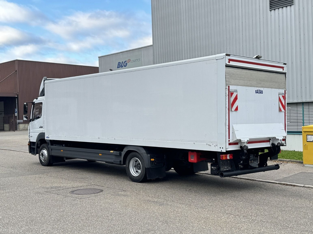 Mercedes-Benz Atego 1227L Koffer 8m LBW Klima Diff. Sperre - Camion fourgon: photos 5 Mercedes-Benz Atego 1227L Koffer 8m LBW Klima Diff. Sperre - Camion fourgon: photos 5