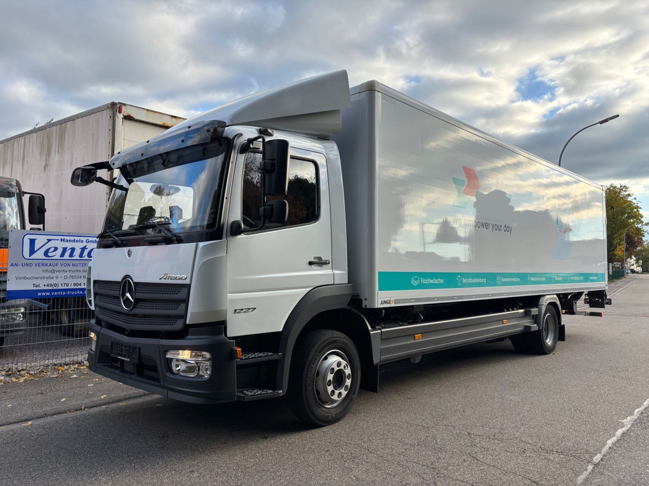 Mercedes-Benz Atego III 1227L, Euro-6, 2xAHK, Klima, Abbiegeas - Camion fourgon: photos 1 Mercedes-Benz Atego III 1227L, Euro-6, 2xAHK, Klima, Abbiegeas - Camion fourgon: photos 1
