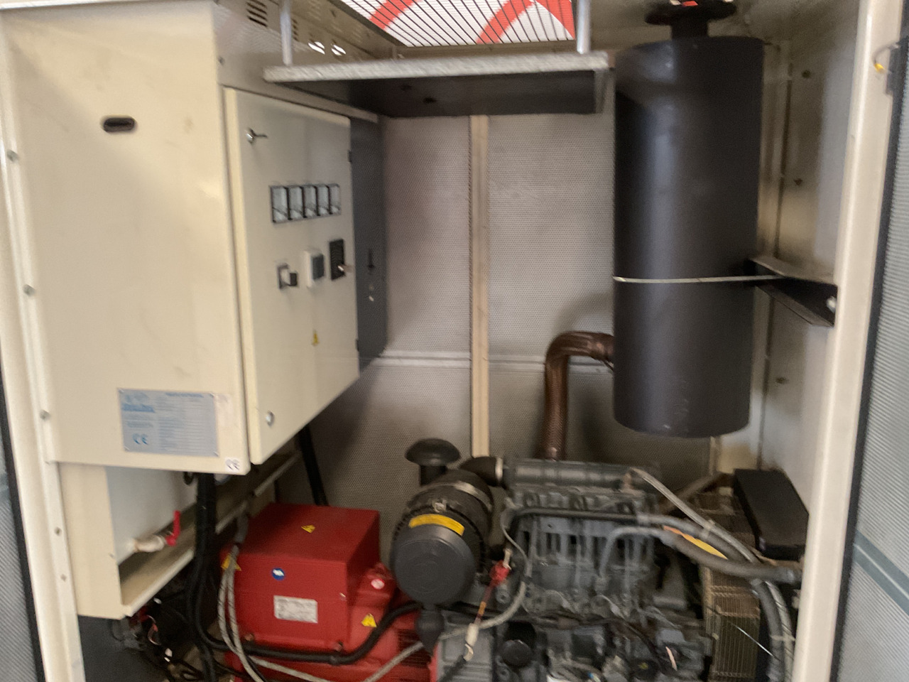 Deutz F3M1011F, 45KVA generatorset. Like brand new. Low standby hours - Groupe électrogène: photos 2 Deutz F3M1011F, 45KVA generatorset. Like brand new. Low standby hours - Groupe électrogène: photos 2