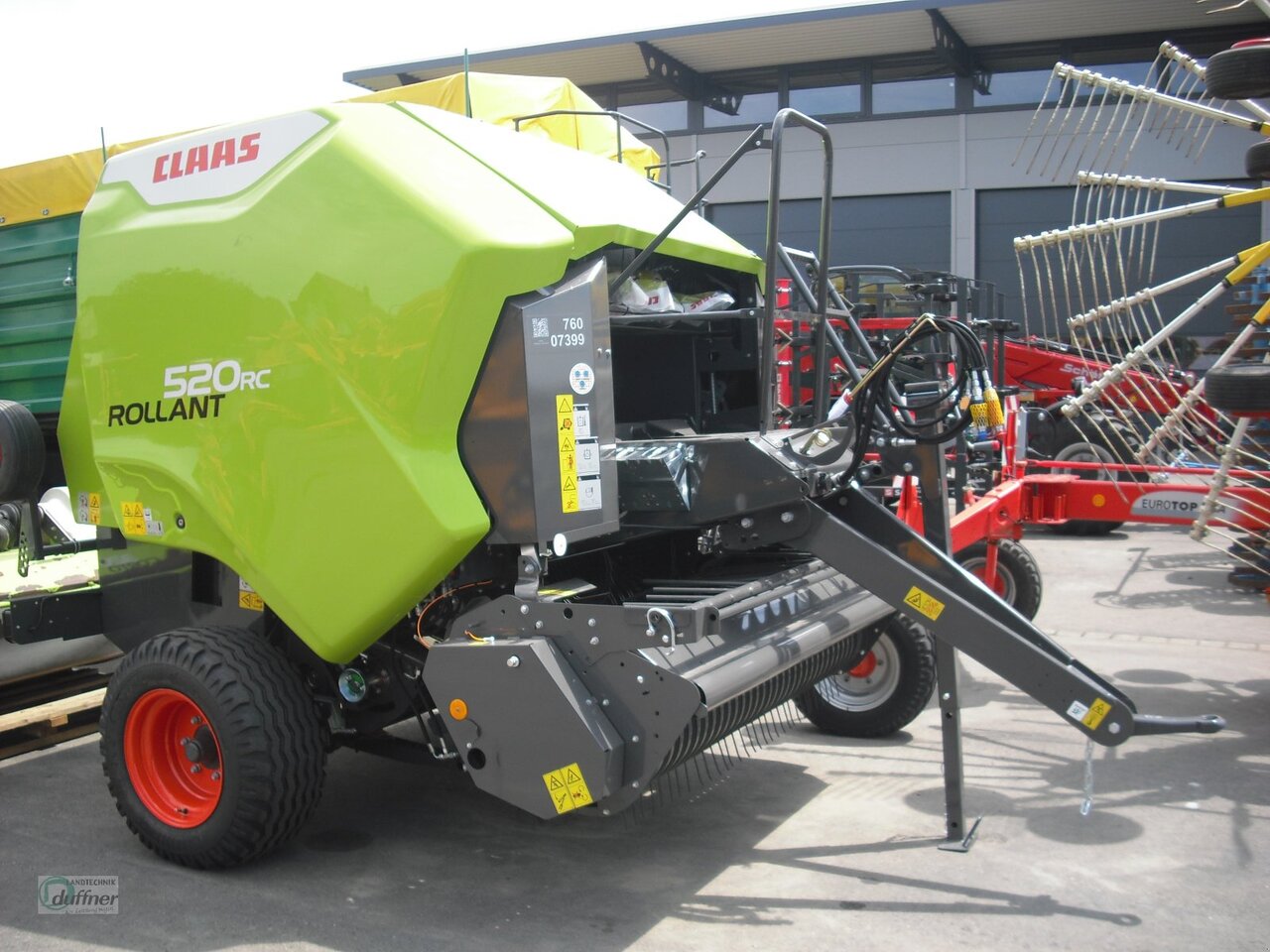 CLAAS ROLLANT 520 RC - Presse à balles rondes: photos 1 CLAAS ROLLANT 520 RC - Presse à balles rondes: photos 1