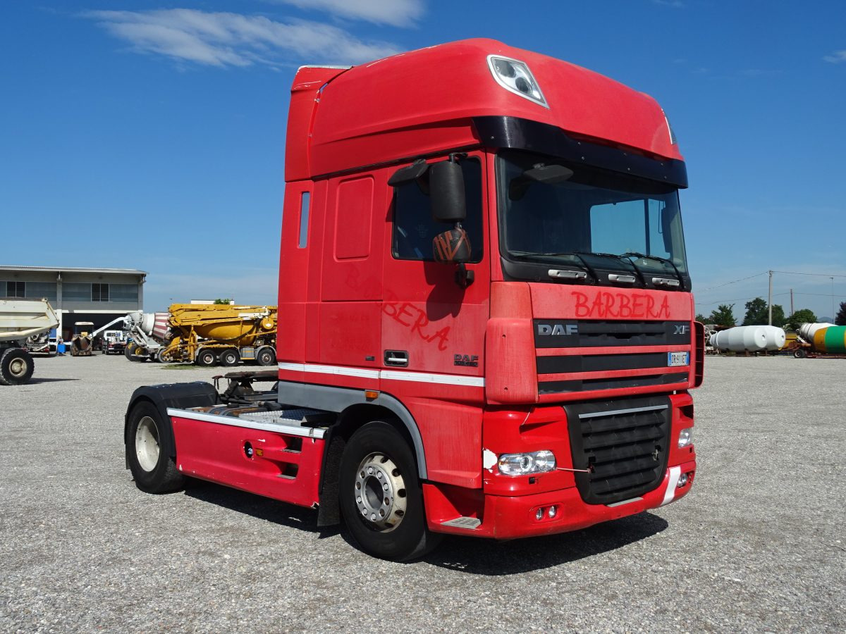 DAF XF 105.480 - Tracteur routier: photos 3 DAF XF 105.480 - Tracteur routier: photos 3