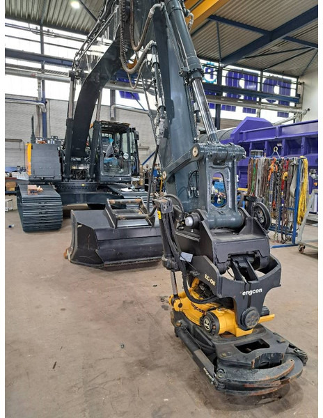 Engcon EC233, OQ80, GB29 = Rotator + Coupler + Gripper + - Accessoire pour Engins de chantier: photos 4 Engcon EC233, OQ80, GB29 = Rotator + Coupler + Gripper + - Accessoire pour Engins de chantier: photos 4