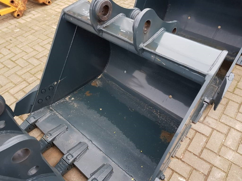 Hyundai Excavator Digging Bucket 140, 61K4-30701 - Godet pour Engins de chantier: photos 1 Hyundai Excavator Digging Bucket 140, 61K4-30701 - Godet pour Engins de chantier: photos 1