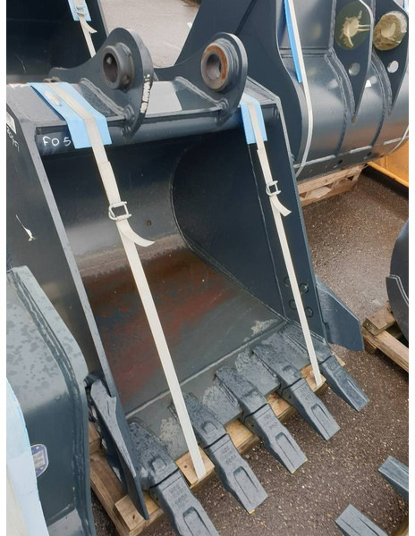 Hyundai Excavator digging bucket 140, 61K4-30501 - Godet pour Engins de chantier: photos 1 Hyundai Excavator digging bucket 140, 61K4-30501 - Godet pour Engins de chantier: photos 1