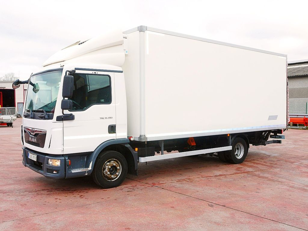 MAN 12.190 TGL KUHLKOFFER THERMOKING V800 MT LUFT AC - Camion frigorifique: photos 4 MAN 12.190 TGL KUHLKOFFER THERMOKING V800 MT LUFT AC - Camion frigorifique: photos 4