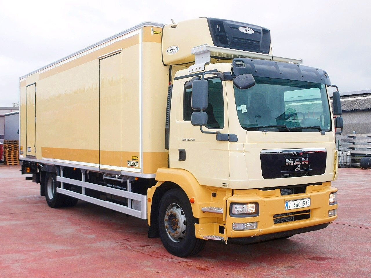 MAN TGM 18 250 CHEREAU CARRIER SUPR 1250 MULTi - Camion frigorifique: photos 2 MAN TGM 18 250 CHEREAU CARRIER SUPR 1250 MULTi - Camion frigorifique: photos 2