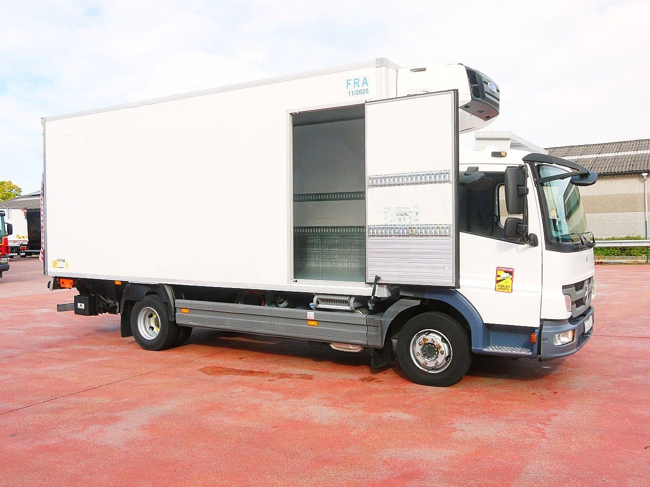 Mercedes-Benz 1018 ATEGO KUHLKOFFER CARRIER SUPRA 550 LBW - Camion frigorifique: photos 3 Mercedes-Benz 1018 ATEGO KUHLKOFFER CARRIER SUPRA 550 LBW - Camion frigorifique: photos 3