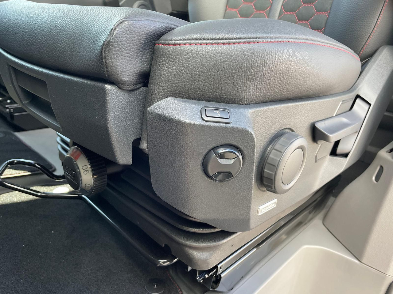 Fourgon utilitaire, Utilitaire double cabine MAN TGE 3.200 L3H2 MIXTO 4x4 Individual S ACC STHZ: photos 31