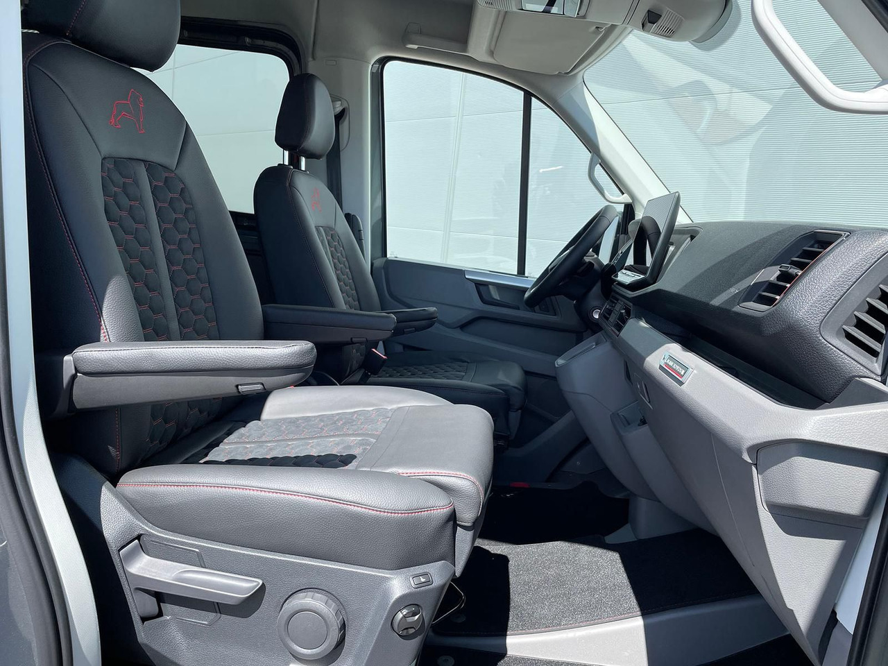 Fourgon utilitaire, Utilitaire double cabine MAN TGE 3.200 L3H2 MIXTO 4x4 Individual S ACC STHZ: photos 25