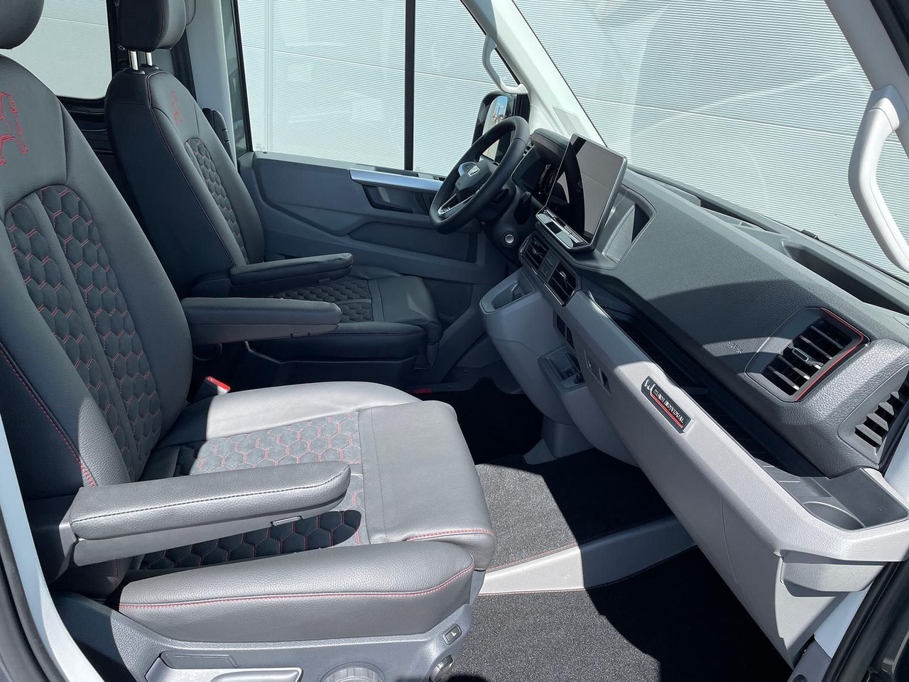 Fourgon utilitaire, Utilitaire double cabine MAN TGE 3.200 L3H2 MIXTO 4x4 Individual S ACC STHZ: photos 15