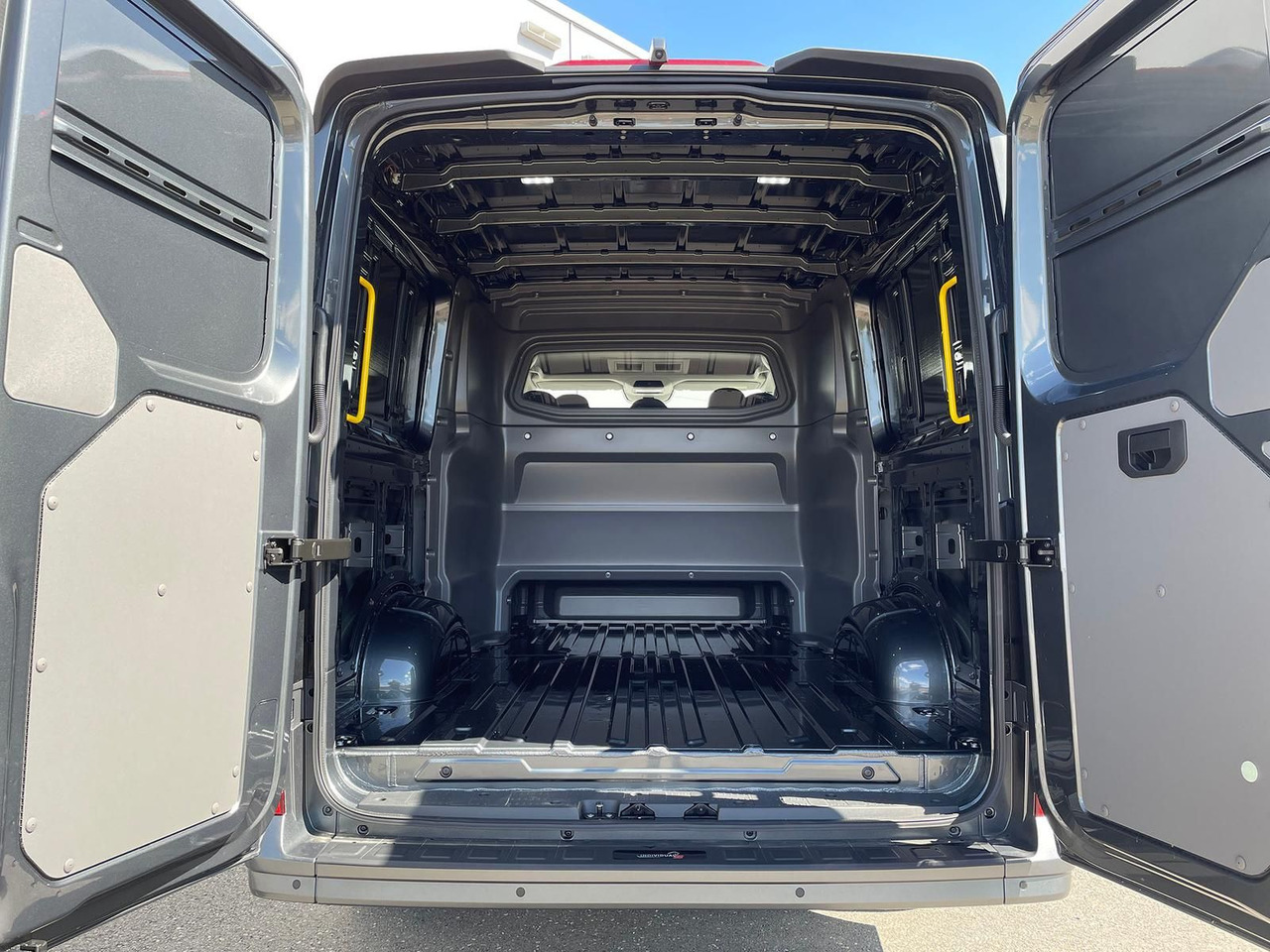 Fourgon utilitaire, Utilitaire double cabine MAN TGE 3.200 L3H2 MIXTO 4x4 Individual S ACC STHZ: photos 33