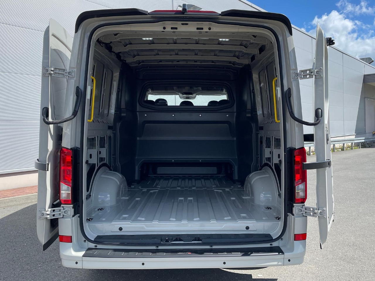 Voiture MAN TGE 3.200 L3H2 MIXTO 4x4 Individual S ACC STHZ: photos 11