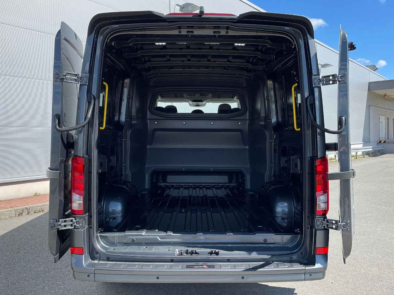 Fourgon utilitaire, Utilitaire double cabine MAN TGE 3.200 L3H2 MIXTO 4x4 Individual S ACC STHZ: photos 9