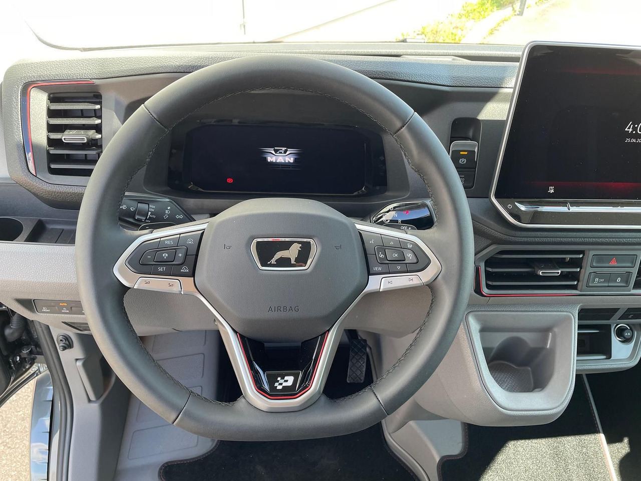 Fourgon utilitaire, Utilitaire double cabine MAN TGE 3.200 L3H2 MIXTO 4x4 Individual S ACC STHZ: photos 13