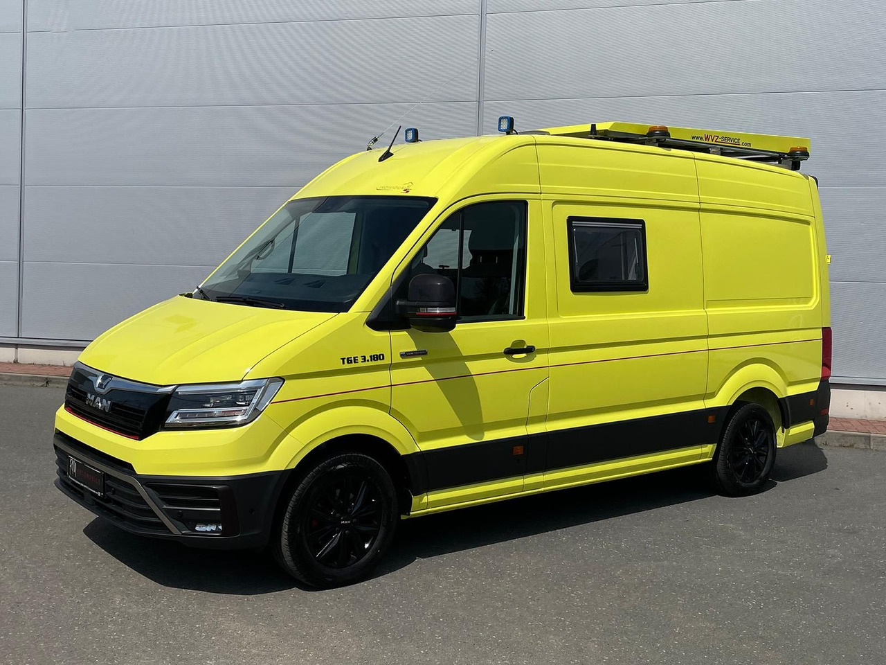 MAN TGE 3.180 L3H3 IndividualS BF3 + BEGLEITFAHRZEUG - Véhicule utilitaire: photos 1 MAN TGE 3.180 L3H3 IndividualS BF3 + BEGLEITFAHRZEUG - Véhicule utilitaire: photos 1