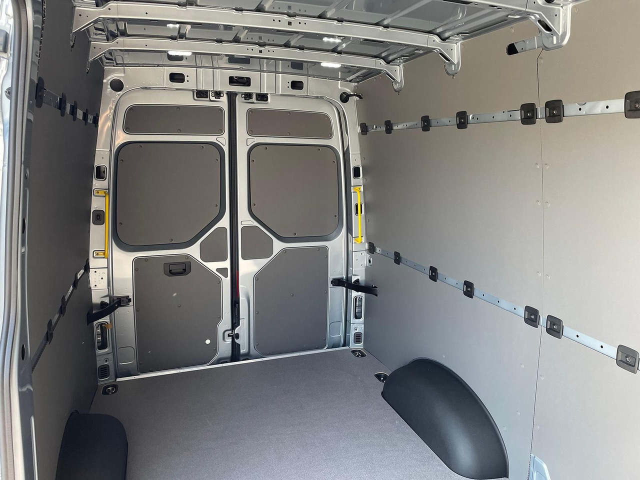 Véhicule utilitaire MAN TGE 3.180 L3H3 Kasten 4x4 ACC LED NAVI: photos 10