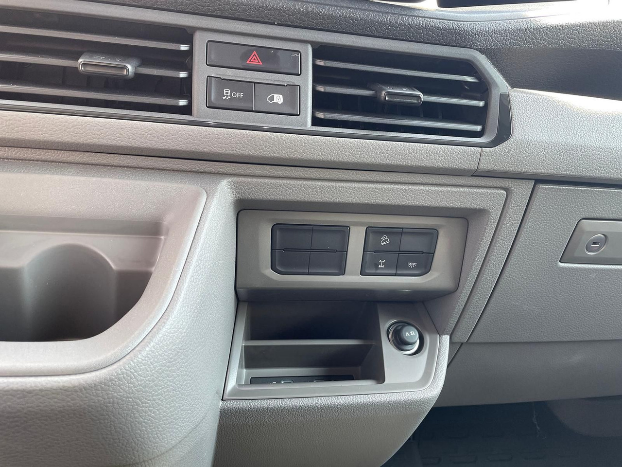 Véhicule utilitaire MAN TGE 3.180 L3H3 Kasten 4x4 ACC LED NAVI: photos 35