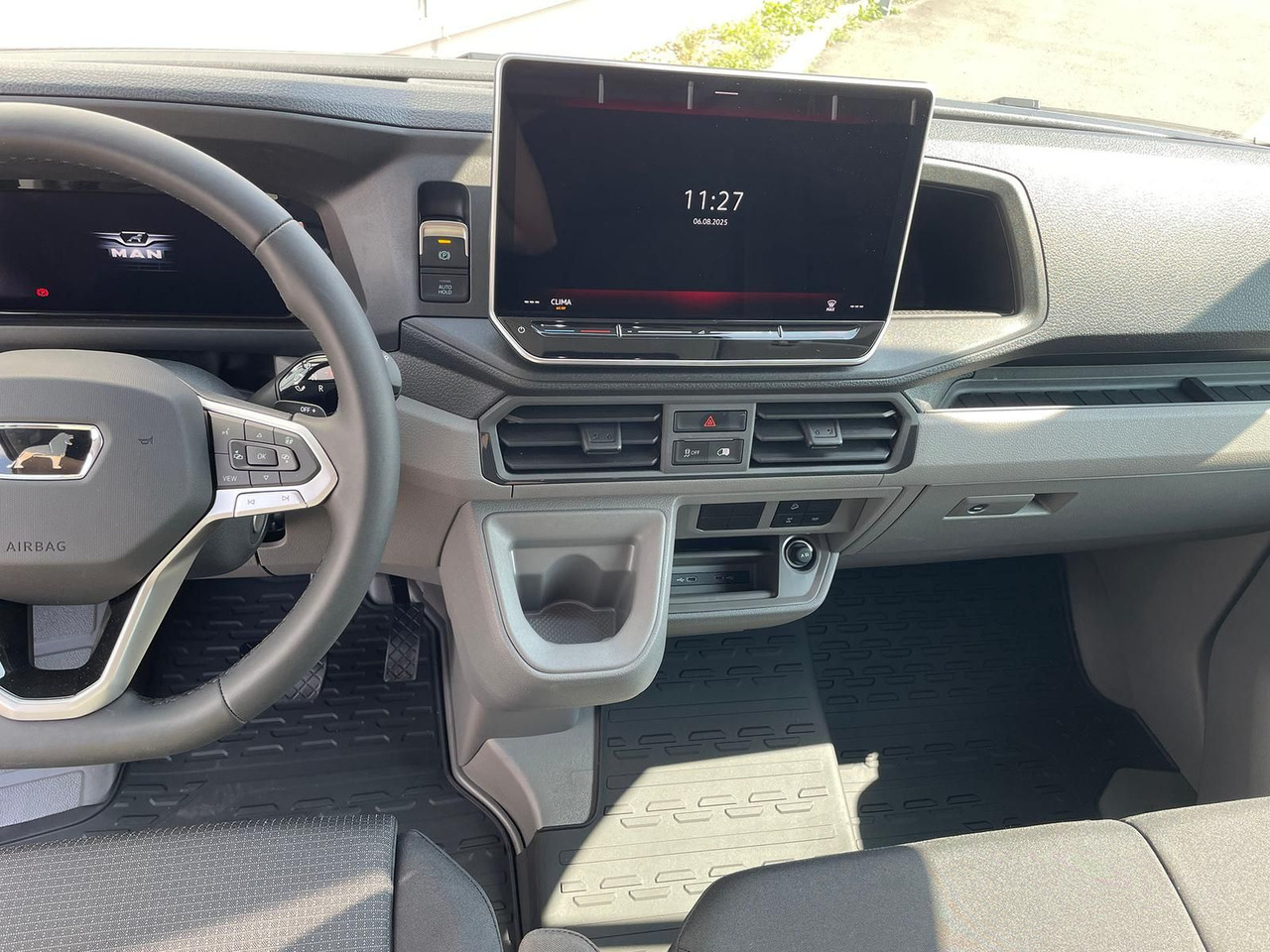 Véhicule utilitaire MAN TGE 3.180 L3H3 Kasten 4x4 ACC LED NAVI: photos 34
