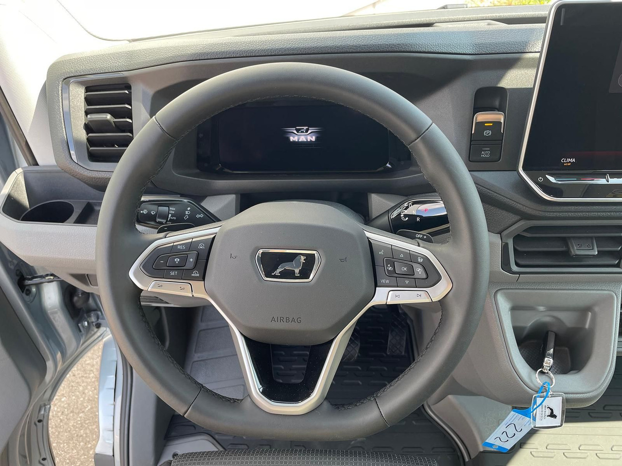 Véhicule utilitaire MAN TGE 3.180 L3H3 Kasten 4x4 ACC LED NAVI: photos 13