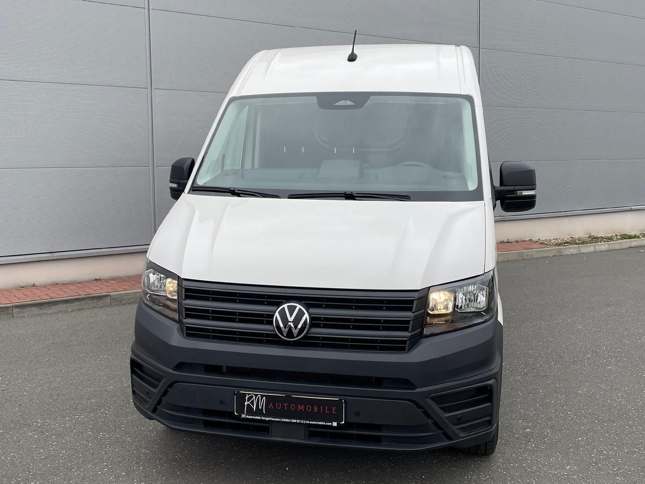 Volkswagen Crafter Kasten 35 L3H3 Autom. NAVI DAB PDC TEMP - Fourgon utilitaire: photos 4 Volkswagen Crafter Kasten 35 L3H3 Autom. NAVI DAB PDC TEMP - Fourgon utilitaire: photos 4
