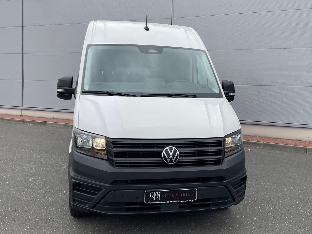 Volkswagen Crafter Kasten 35 L3H3 Autom. NAVI DAB PDC TEMP - Fourgon utilitaire: photos 3 Volkswagen Crafter Kasten 35 L3H3 Autom. NAVI DAB PDC TEMP - Fourgon utilitaire: photos 3