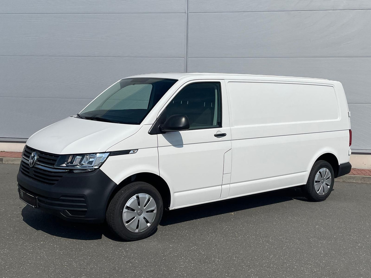 Volkswagen T6.1 Transporter LR 2.0 TDI KLIMA PDC - Transport de personnes: photos 1 Volkswagen T6.1 Transporter LR 2.0 TDI KLIMA PDC - Transport de personnes: photos 1