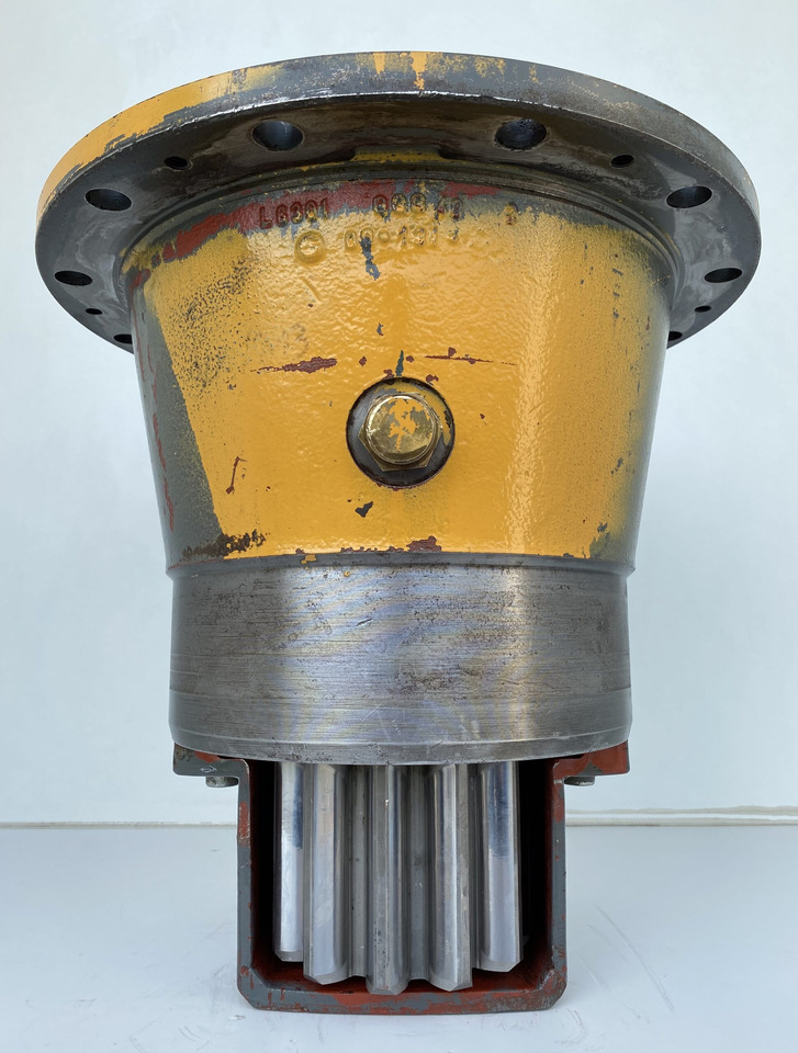 Liebherr Abtriebswellengehäuse ID-Nr.9441707 mit Abtriebswelle ID-Nr.9441713. SAT300/213 - SAT300/225 - SAT375/219. A900 C-LI, A944 B-LI, E942,LOS942,LOS944,P942,P944,R942,R944, R944B. #AB.1555# - Moteur de rotation pour Engins de chantier: photos 3 Liebherr Abtriebswellengehäuse ID-Nr.9441707 mit Abtriebswelle ID-Nr.9441713. SAT300/213 - SAT300/225 - SAT375/219. A900 C-LI, A944 B-LI, E942,LOS942,LOS944,P942,P944,R942,R944, R944B. #AB.1555# - Moteur de rotation pour Engins de chantier: photos 3