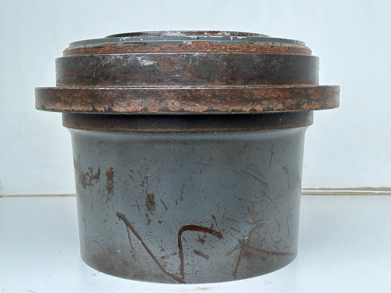 Liebherr Anschlußträger ID-Nr.90207972 mit Innenrad ID-Nr.944315903. FAT400P130-FAT400P139. R926,R928,R930,R934,R936,R938. #0993#0969#2064# - Moteur de translation pour Engins de chantier: photos 1 Liebherr Anschlußträger ID-Nr.90207972 mit Innenrad ID-Nr.944315903. FAT400P130-FAT400P139. R926,R928,R930,R934,R936,R938. #0993#0969#2064# - Moteur de translation pour Engins de chantier: photos 1