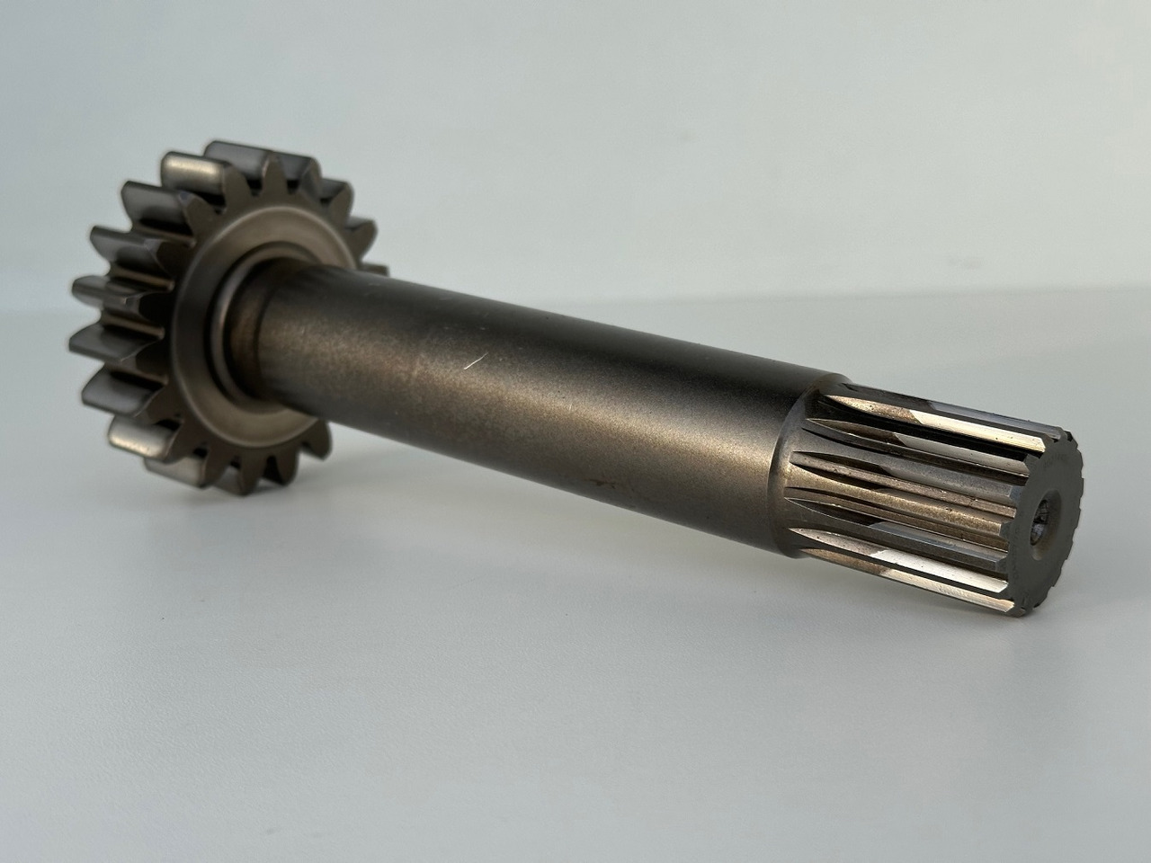 Liebherr Antriebswelle ID-Nr.90214406. FAT400P130. R926-1715, R930-1716, R934-1550, R936 K-LC, R936 K-NLC, R936 K-SLC, R938-1650. #90214406.25.01# - Moteur de translation pour Engins de chantier: photos 1 Liebherr Antriebswelle ID-Nr.90214406. FAT400P130. R926-1715, R930-1716, R934-1550, R936 K-LC, R936 K-NLC, R936 K-SLC, R938-1650. #90214406.25.01# - Moteur de translation pour Engins de chantier: photos 1