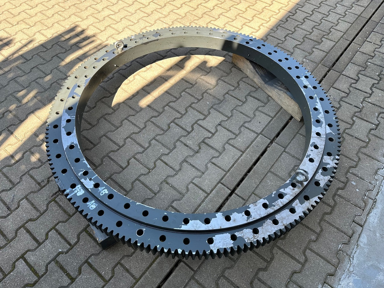 Liebherr Drehkranz - Kugeldrehverbindung Typ:KUD138 VA 002. ID-Nr.982757001. #159.10118# - Couronne d'orientation pour Engins de chantier: photos 2 Liebherr Drehkranz - Kugeldrehverbindung Typ:KUD138 VA 002. ID-Nr.982757001. #159.10118# - Couronne d'orientation pour Engins de chantier: photos 2