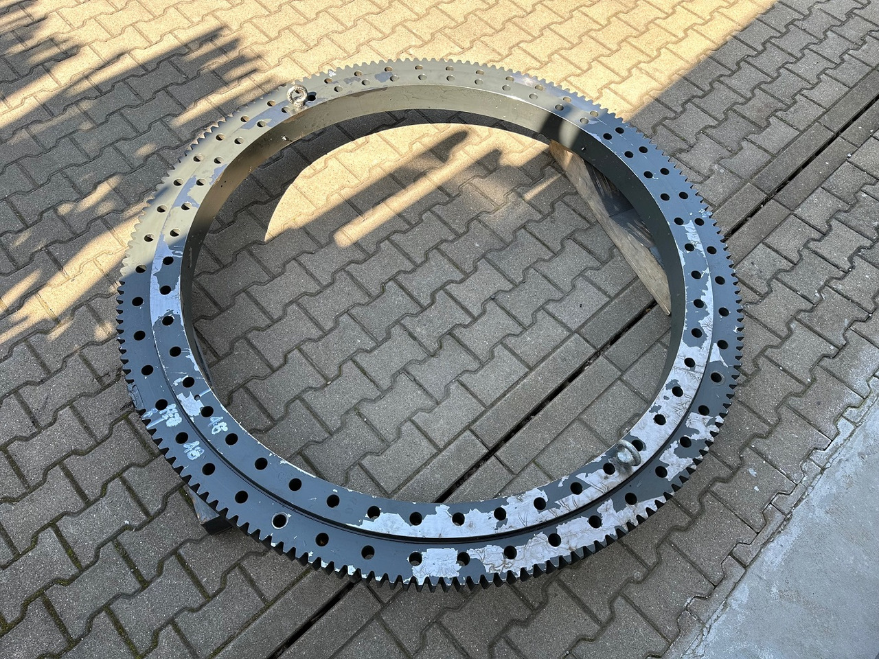 Liebherr Drehkranz - Kugeldrehverbindung Typ:KUD138 VA 002. ID-Nr.982757001. #159.10118# - Couronne d'orientation pour Engins de chantier: photos 4 Liebherr Drehkranz - Kugeldrehverbindung Typ:KUD138 VA 002. ID-Nr.982757001. #159.10118# - Couronne d'orientation pour Engins de chantier: photos 4