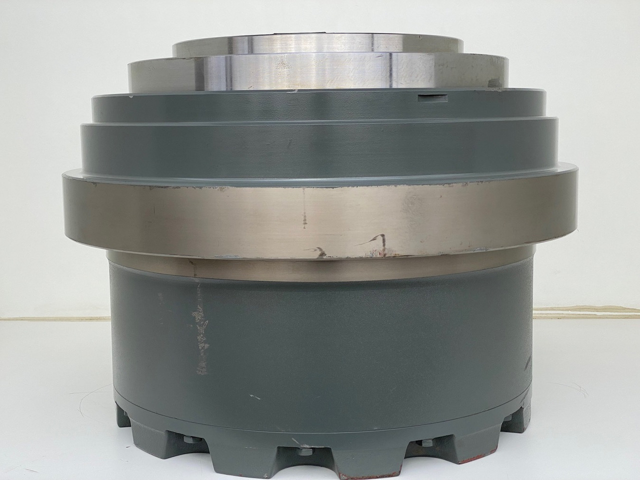 Liebherr Fahrantrieb FAT450P135, ID-Nr.90211932 - ID-Nr.90211933. ER944, R940, R944, R945, R946, R950, R960 T. #159-03# - Moteur de translation pour Pelle sur chenille: photos 3 Liebherr Fahrantrieb FAT450P135, ID-Nr.90211932 - ID-Nr.90211933. ER944, R940, R944, R945, R946, R950, R960 T. #159-03# - Moteur de translation pour Pelle sur chenille: photos 3