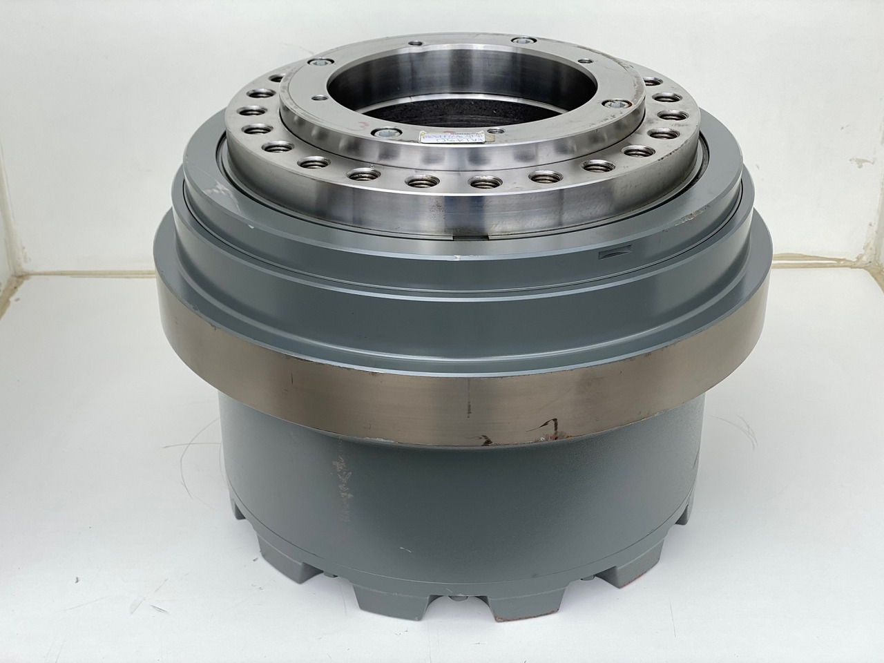 Liebherr Fahrantrieb FAT450P135, ID-Nr.90211932 - ID-Nr.90211933. ER944, R940, R944, R945, R946, R950, R960 T. #159-03# - Moteur de translation pour Pelle sur chenille: photos 1 Liebherr Fahrantrieb FAT450P135, ID-Nr.90211932 - ID-Nr.90211933. ER944, R940, R944, R945, R946, R950, R960 T. #159-03# - Moteur de translation pour Pelle sur chenille: photos 1