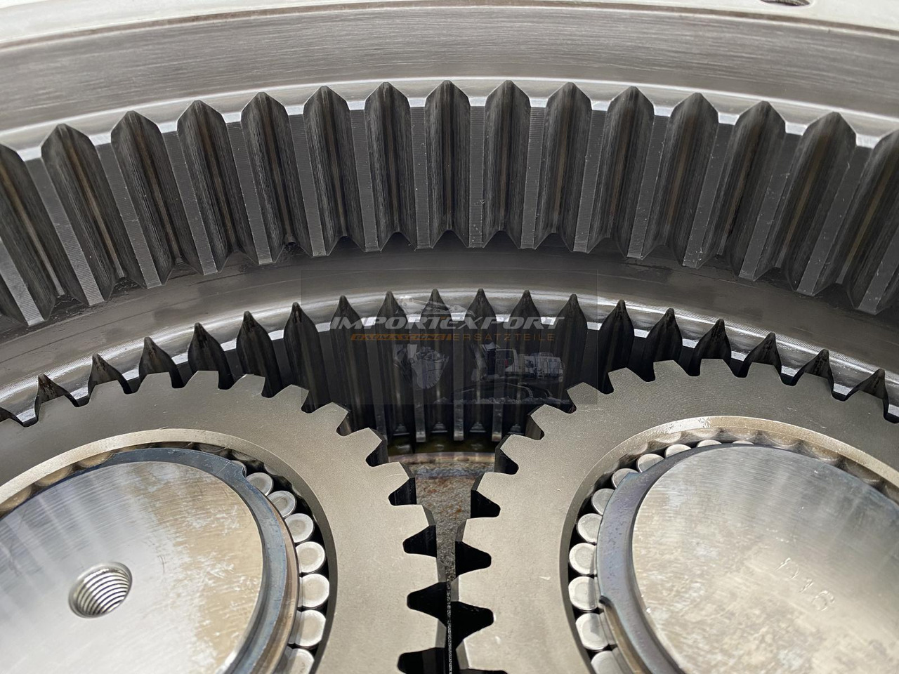 Moteur de translation pour Pelle sur chenille Liebherr Fahrantrieb Typ:FAT450P004, ID-Nr.9443840 - ID-Nr.944384003. LH60C, LH60CP, LH60EC, LH80C, LH80EC, ER944C, LOS944, LOS954, R944B, R944C, R954B, R954C. #794#: photos 16 Moteur de translation pour Pelle sur chenille Liebherr Fahrantrieb Typ:FAT450P004, ID-Nr.9443840 - ID-Nr.944384003. LH60C, LH60CP, LH60EC, LH80C, LH80EC, ER944C, LOS944, LOS954, R944B, R944C, R954B, R954C. #794#: photos 16