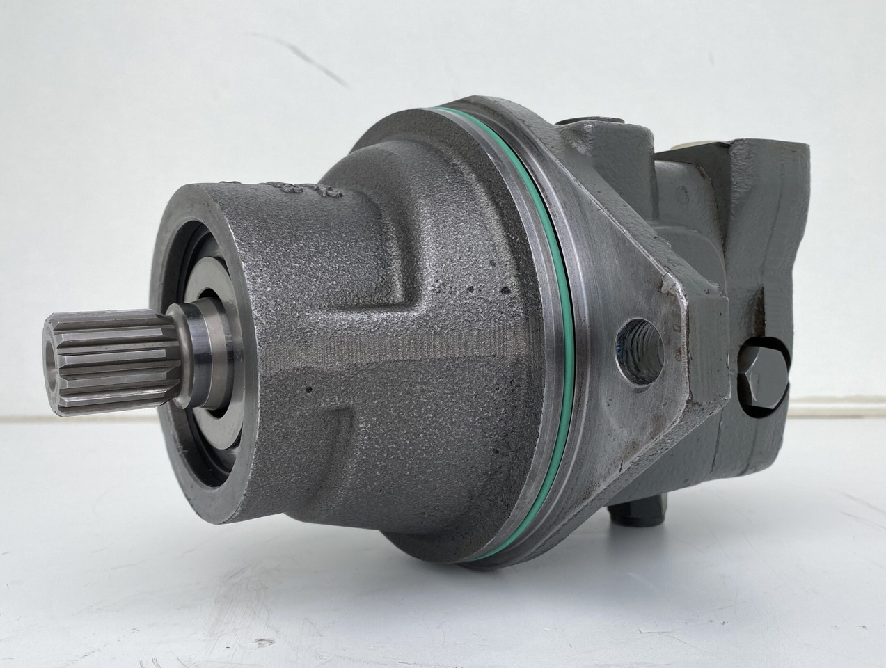 Liebherr Hydraulikeinbaumotor FMF045, ID-Nr.10132702. A924,LH30C,LH30M,LH35M,LH35MT,LH40C,LH40CP,LH40M,LH40MP,LH50CHR,LH50M,LH50MHR,LH50MT. #07110# - Moteur hydraulique pour Pelle sur pneus: photos 3 Liebherr Hydraulikeinbaumotor FMF045, ID-Nr.10132702. A924,LH30C,LH30M,LH35M,LH35MT,LH40C,LH40CP,LH40M,LH40MP,LH50CHR,LH50M,LH50MHR,LH50MT. #07110# - Moteur hydraulique pour Pelle sur pneus: photos 3