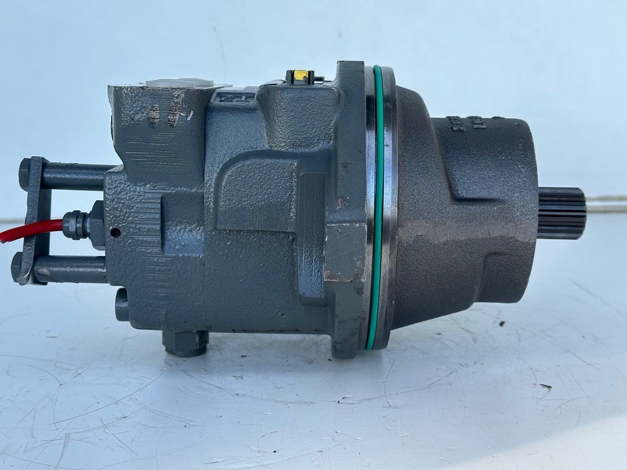 Liebherr Hydraulikeinbaumotor FMF045, ID-Nr.10132702. A924,LH30C,LH30M,LH35M,LH35MT,LH40C,LH40CP,LH40M,LH40MP,LH50CHR,LH50M,LH50MHR,LH50MT. #23.12.01074# - Moteur hydraulique pour Pelle sur pneus: photos 5 Liebherr Hydraulikeinbaumotor FMF045, ID-Nr.10132702. A924,LH30C,LH30M,LH35M,LH35MT,LH40C,LH40CP,LH40M,LH40MP,LH50CHR,LH50M,LH50MHR,LH50MT. #23.12.01074# - Moteur hydraulique pour Pelle sur pneus: photos 5