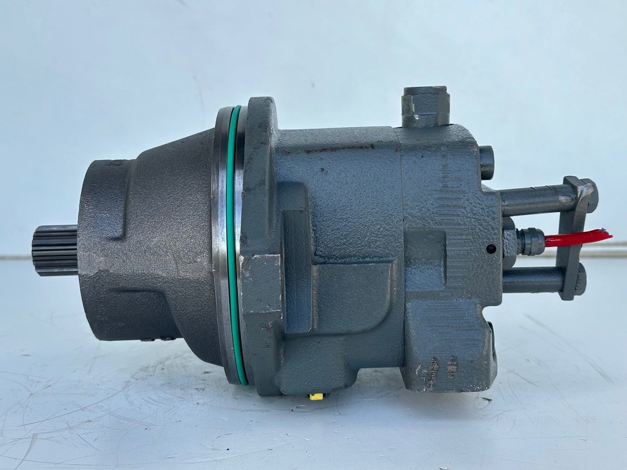 Liebherr Hydraulikeinbaumotor FMF045, ID-Nr.10132702. A924,LH30C,LH30M,LH35M,LH35MT,LH40C,LH40CP,LH40M,LH40MP,LH50CHR,LH50M,LH50MHR,LH50MT. #23.12.01074# - Moteur hydraulique pour Pelle sur pneus: photos 2 Liebherr Hydraulikeinbaumotor FMF045, ID-Nr.10132702. A924,LH30C,LH30M,LH35M,LH35MT,LH40C,LH40CP,LH40M,LH40MP,LH50CHR,LH50M,LH50MHR,LH50MT. #23.12.01074# - Moteur hydraulique pour Pelle sur pneus: photos 2