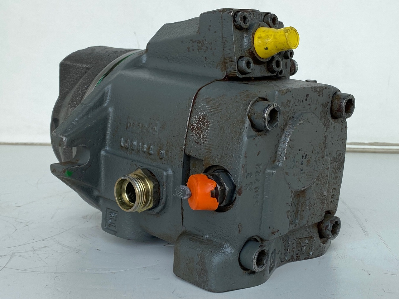 Liebherr Hydraulikeinbaumotor FMV075, ID-Nr.9073978. LOS914, LOS924, R902, R904, R912, R914, R922, R924, R924 COMP, R924 COMPA. #13038# - Moteur hydraulique pour Pelle sur chenille: photos 5 Liebherr Hydraulikeinbaumotor FMV075, ID-Nr.9073978. LOS914, LOS924, R902, R904, R912, R914, R922, R924, R924 COMP, R924 COMPA. #13038# - Moteur hydraulique pour Pelle sur chenille: photos 5