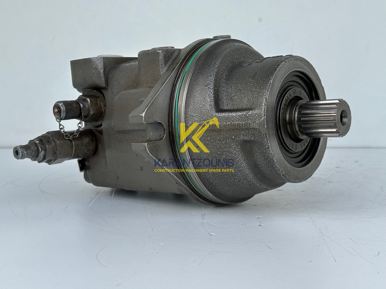 Liebherr Hydraulikeinbaumotor Typ:FMF058, ID-Nr.10122576 - ID-Nr.10145827 - ID-Nr.11371069. LOS1906, P924 COMP , R906, R906 PROTO, R916, R922, R924, R924 COMP, R926 COMP, R926 K LC. #11371069.43199# - Moteur de rotation pour Engins de chantier: photos 2 Liebherr Hydraulikeinbaumotor Typ:FMF058, ID-Nr.10122576 - ID-Nr.10145827 - ID-Nr.11371069. LOS1906, P924 COMP , R906, R906 PROTO, R916, R922, R924, R924 COMP, R926 COMP, R926 K LC. #11371069.43199# - Moteur de rotation pour Engins de chantier: photos 2