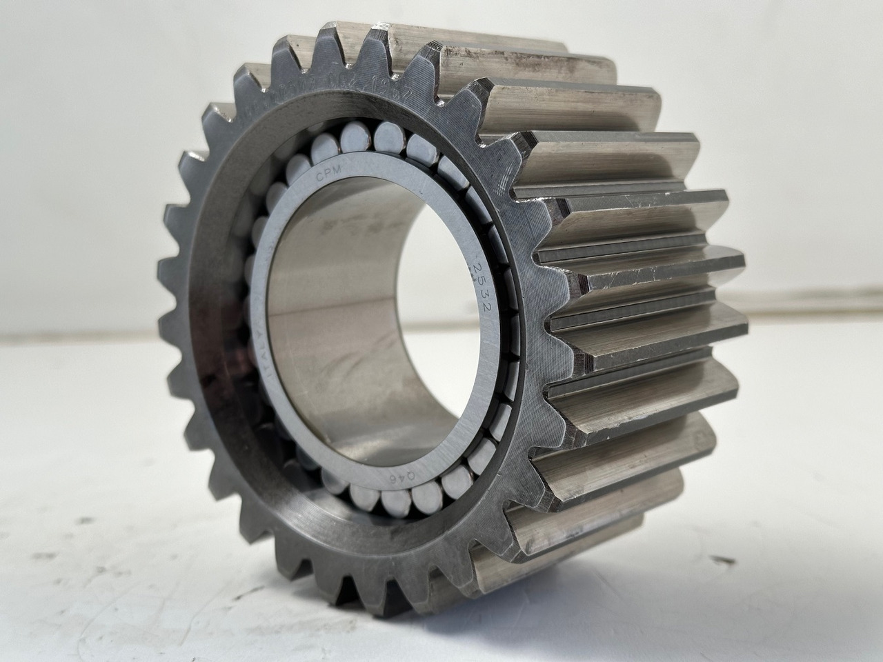 Liebherr Planetenrad ID-Nr.9443004 - ID-Nr.944300403. FAT400-FAT400/018-FAT400P018-FAT400P063-FAT400P073-FAT400P092. R934 IND,R906,R914,R916,R922,R924,R932,R934,R936,R942,R944. #944300503.01# - Moteur de translation pour Pelle: photos 1 Liebherr Planetenrad ID-Nr.9443004 - ID-Nr.944300403. FAT400-FAT400/018-FAT400P018-FAT400P063-FAT400P073-FAT400P092. R934 IND,R906,R914,R916,R922,R924,R932,R934,R936,R942,R944. #944300503.01# - Moteur de translation pour Pelle: photos 1