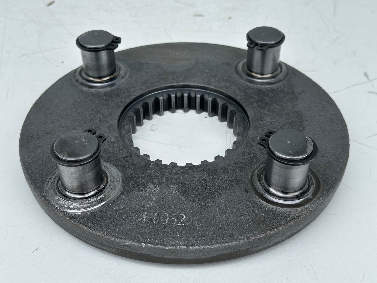 Liebherr Planetenträger ID-Nr.90214403. SAT275A290. R922 LC-1486. R924 LC-1487. #90214403.HO.925# - Moteur de rotation pour Engins de chantier: photos 2 Liebherr Planetenträger ID-Nr.90214403. SAT275A290. R922 LC-1486. R924 LC-1487. #90214403.HO.925# - Moteur de rotation pour Engins de chantier: photos 2