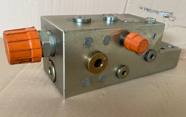 Liebherr Rohrbruchsicherung ID-Nr.5009808. - Valve hydraulique pour Pelle sur chenille: photos 4 Liebherr Rohrbruchsicherung ID-Nr.5009808. - Valve hydraulique pour Pelle sur chenille: photos 4