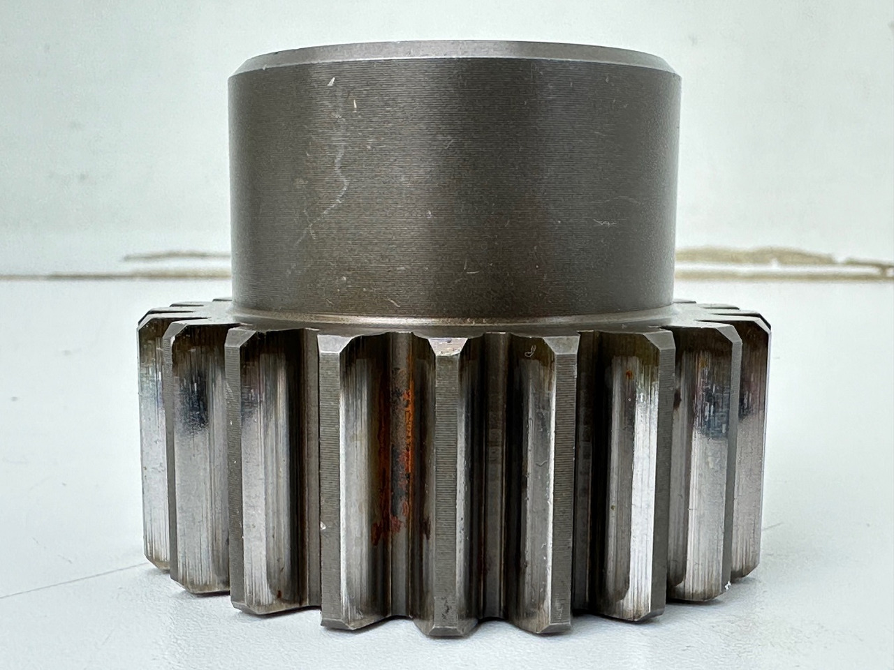 Liebherr Sonnenrad ID-Nr.932778101 - ID-Nr.90208501. SAT325/242, SAT325/254, SAT325/294. A900, A944, LH60, R936, R942, R944, R946, R950. #90208501.081.073# - Moteur de rotation pour Engins de chantier: photos 1 Liebherr Sonnenrad ID-Nr.932778101 - ID-Nr.90208501. SAT325/242, SAT325/254, SAT325/294. A900, A944, LH60, R936, R942, R944, R946, R950. #90208501.081.073# - Moteur de rotation pour Engins de chantier: photos 1