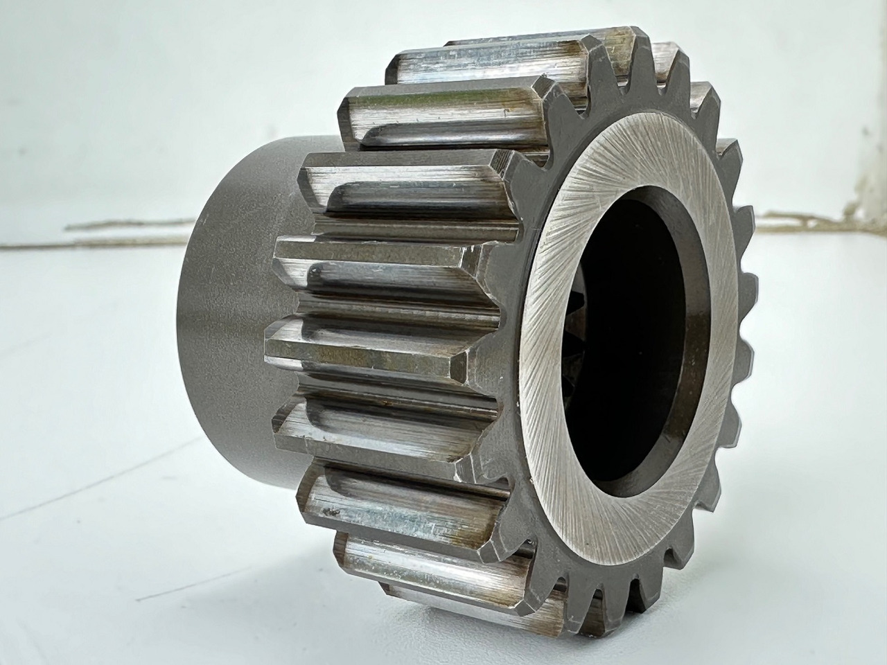 Liebherr Sonnenrad ID-Nr.932778101 - ID-Nr.90208501. SAT325/242, SAT325/254, SAT325/294. A900, A944, LH60, R936, R942, R944, R946, R950. #90208501.081.073# - Moteur de rotation pour Engins de chantier: photos 4 Liebherr Sonnenrad ID-Nr.932778101 - ID-Nr.90208501. SAT325/242, SAT325/254, SAT325/294. A900, A944, LH60, R936, R942, R944, R946, R950. #90208501.081.073# - Moteur de rotation pour Engins de chantier: photos 4