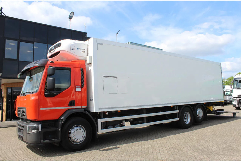 Renault D * WIDE 26 * CARRIER * 6X2 LIFT * - Camion frigorifique: photos 2 Renault D * WIDE 26 * CARRIER * 6X2 LIFT * - Camion frigorifique: photos 2